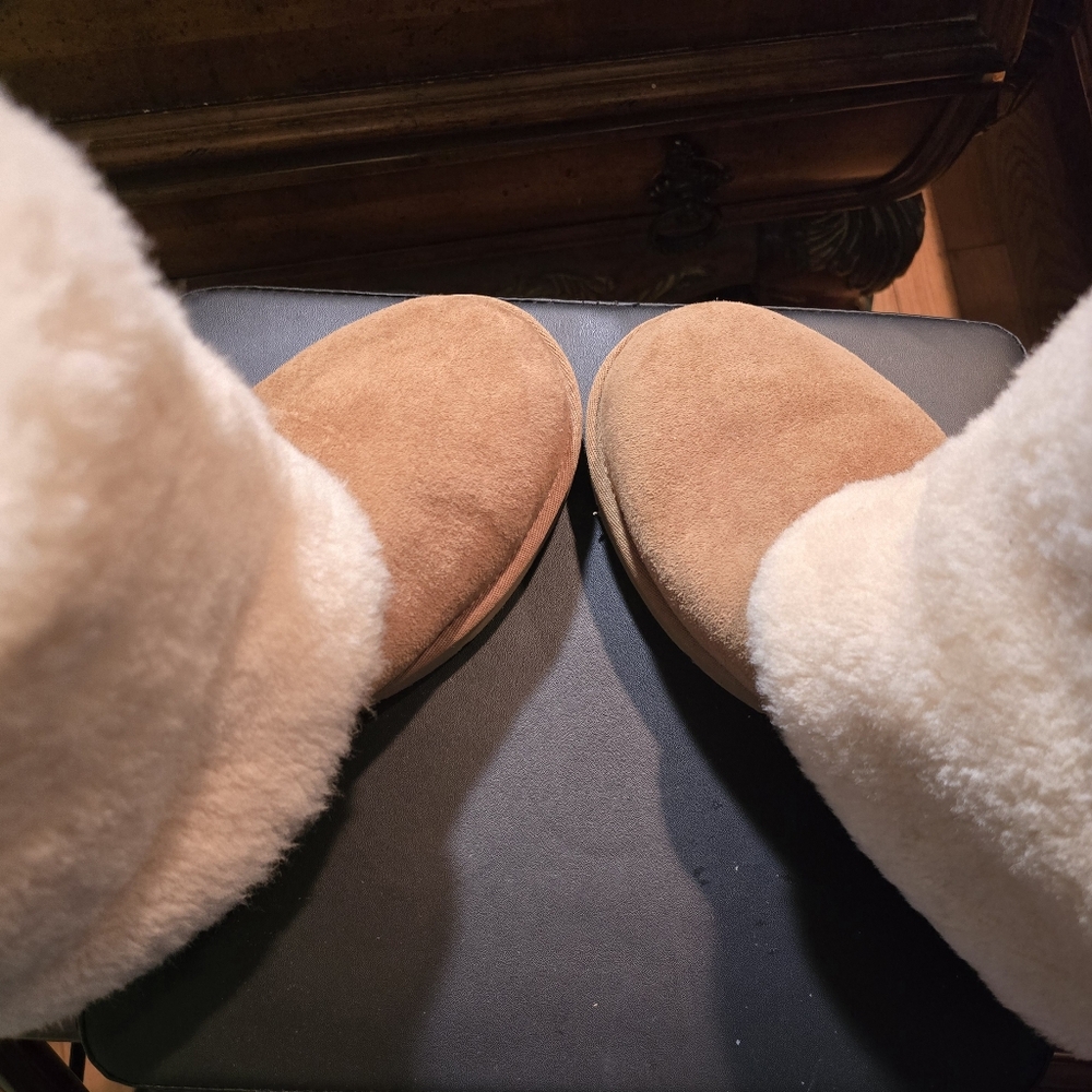 Boots Women's-AUTHENTIC UGGS